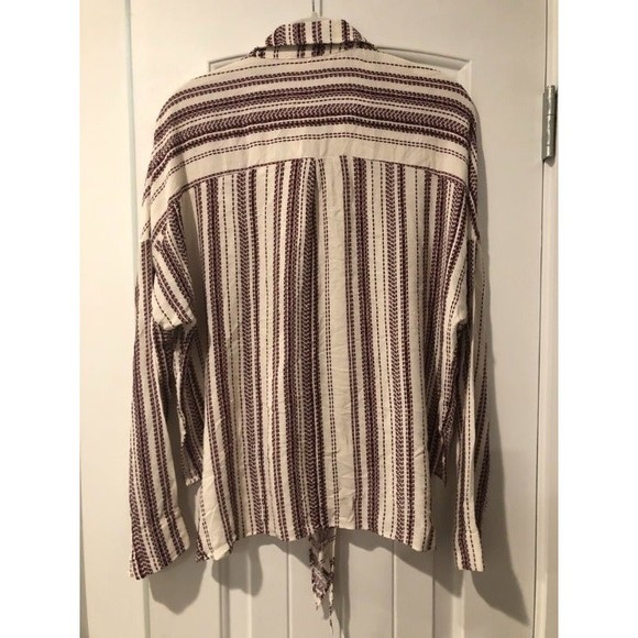 NEW Grace Brand, Lizard Thicket Boutique Button Down Tie Blouse size medium - Picture 4 of 5